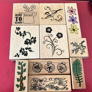 LOT of 14 Stamps Quality Asian flowers great for borders Discount shipping !!